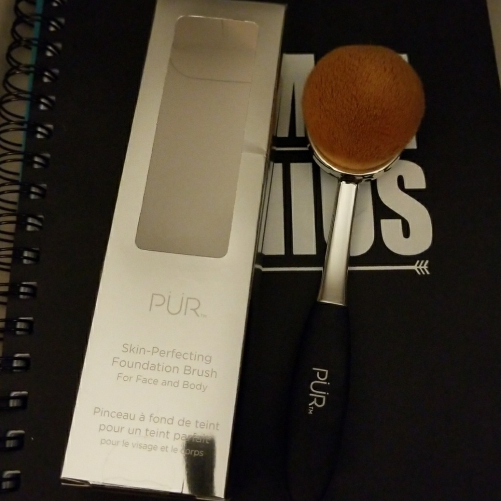 PUR Foundation Brush